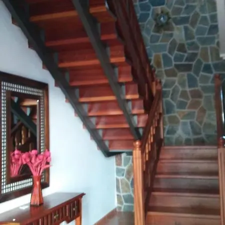 Casa Cabrera La Escuelita Los Valles. Teguise טגיסי